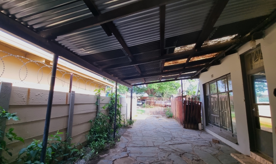 7 Bedroom Property for Sale in Oos Einde North West